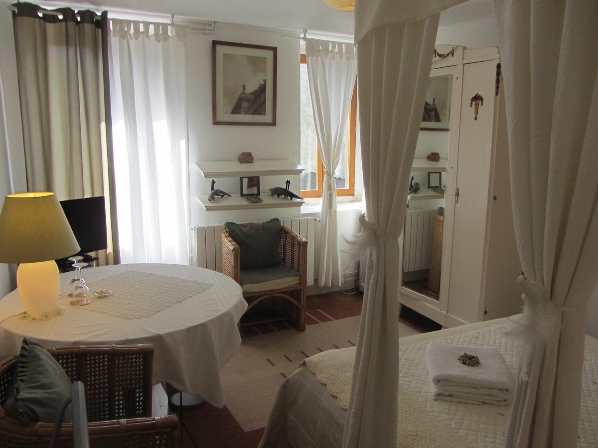 La Maison De Natasha Castillon-en-Couserans Buitenkant foto