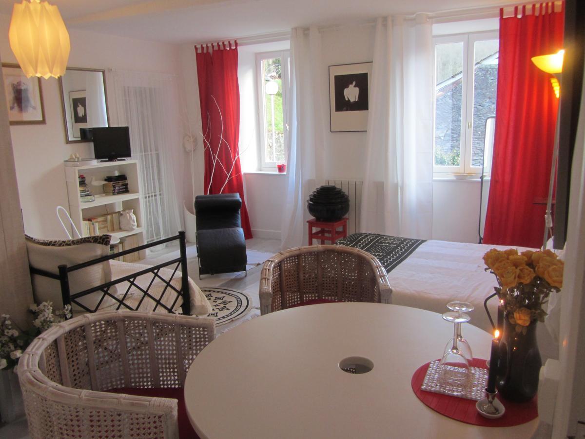 La Maison De Natasha Castillon-en-Couserans Buitenkant foto